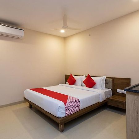 Oyo 77137 Hotle Castle Inn Mumbai Ngoại thất bức ảnh
