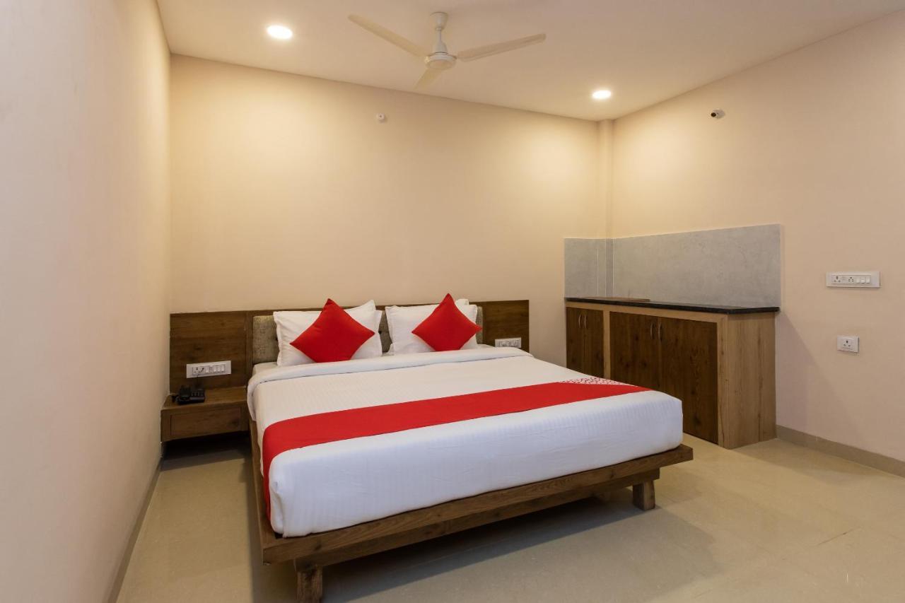 Oyo 77137 Hotle Castle Inn Mumbai Ngoại thất bức ảnh